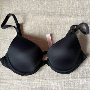 PINK Victoria's Secret Wear Everywhere Black Push Up Bra 32A